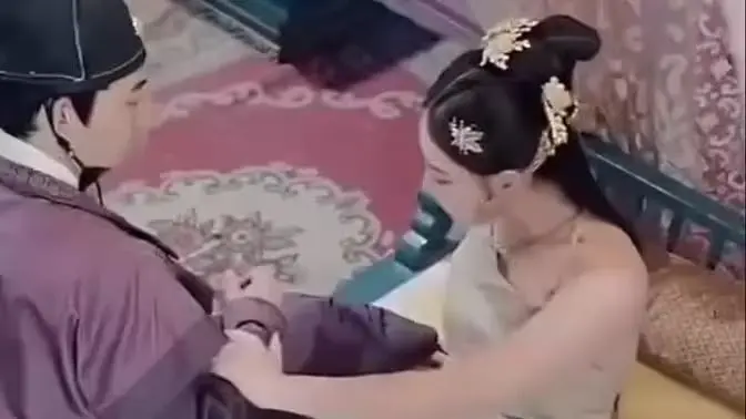 《假太监，从攻略贵妃到权倾朝野》：爆笑宫斗爽剧，看小人物如何逆袭上位！